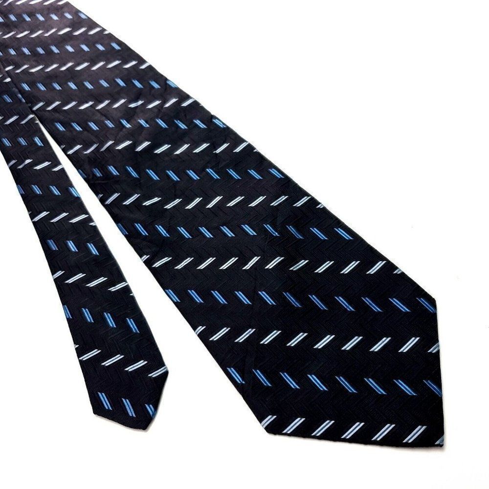 โNauticaย BlackโSilkโTieโWovenโGeometric
